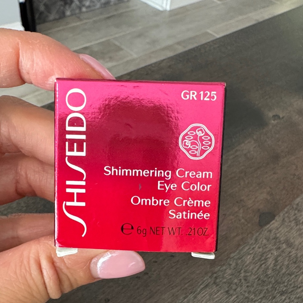 NWOT Shiseido GR125 Shimmering Cream Eye Color